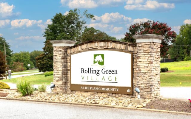 Rolling Green Village Entrance